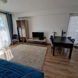 Apartment Airplane 1, Otopeni